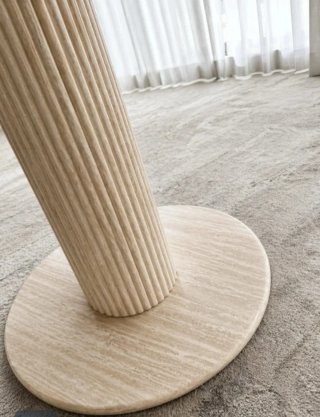 Mesa redonda de comedor de madera imitación mármol