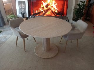 Mesa redonda de comedor de madera imitación mármol