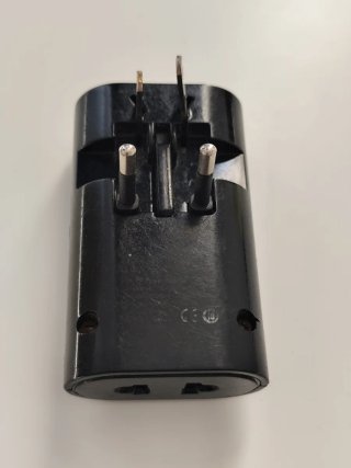 Adaptador Enchufe Universal Viaje MAYA