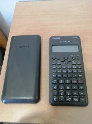 Calculadora Casio fx-82MS