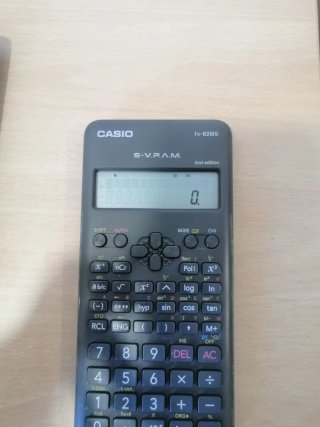 Calculadora Casio fx-82MS