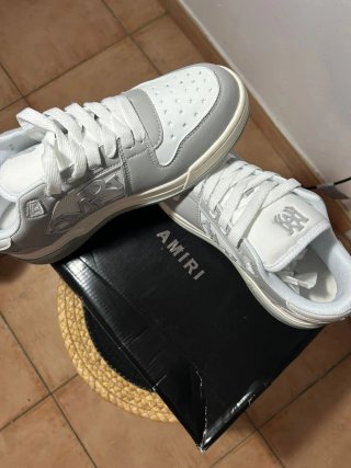 Zapatillas Amiri Grises y Blancas