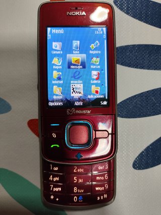 Nokia 6210 Navigator rojo