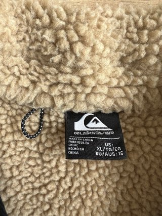 Chaqueta Quiksilver pana y borrego 16 años