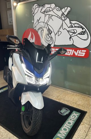 Honda Forza 125 Azul y Blanco