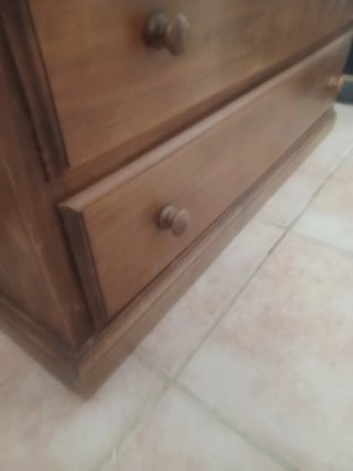 Cómoda de madera maciza