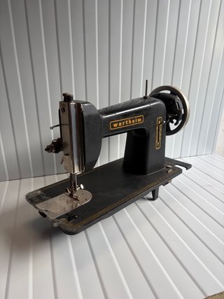 Máquina de coser antigua Wertheim