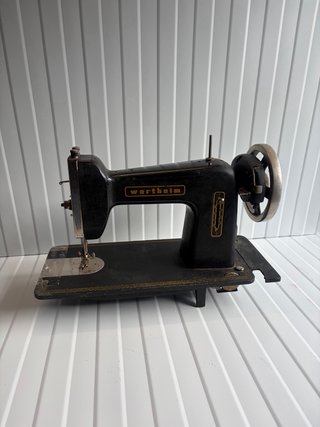 Máquina de coser antigua Wertheim