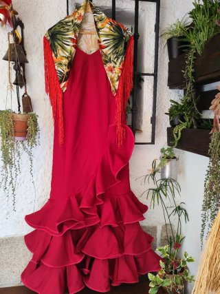 Traje de flamenca rojo con volantes