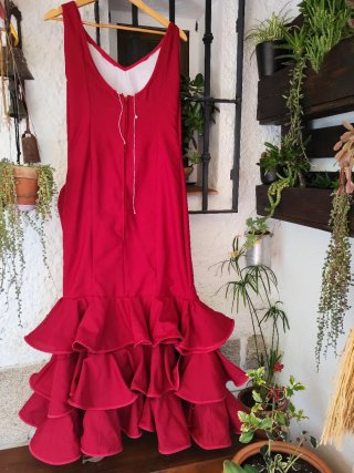 Traje de flamenca rojo con volantes