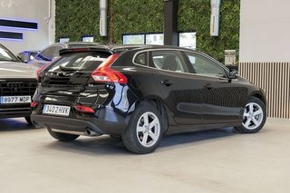 Volvo V40   1.6 T4 Momentum Auto