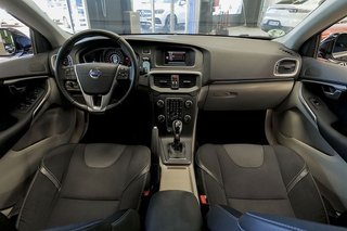 Volvo V40   1.6 T4 Momentum Auto