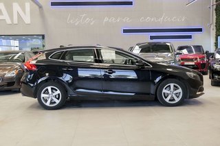 Volvo V40   1.6 T4 Momentum Auto