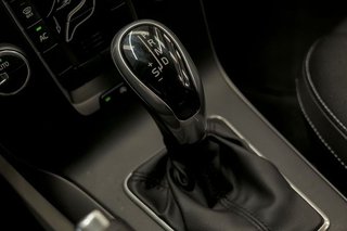 Volvo V40   1.6 T4 Momentum Auto