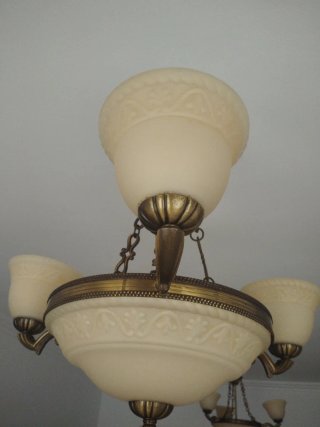 Lámpara de techo colgante dorada y beige