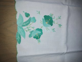 Pano de tabuleiro bordado com flores