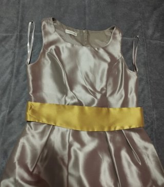 Vestido fiesta dorado y rayas