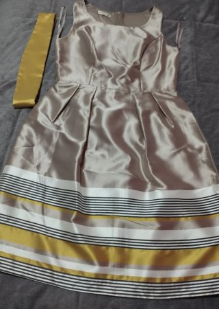 Vestido fiesta dorado y rayas