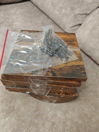 Estantería de esquina de madera
