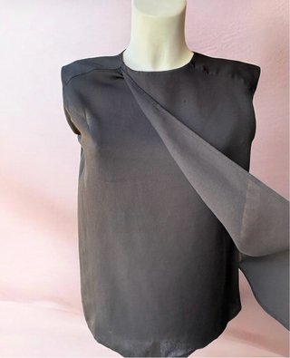 Blusa negra tejido fino