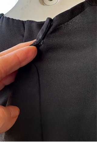 Blusa negra tejido fino