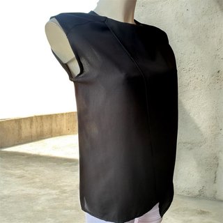 Blusa negra tejido fino