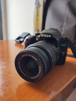 Cámara reflex Nikon D3200 como nueva