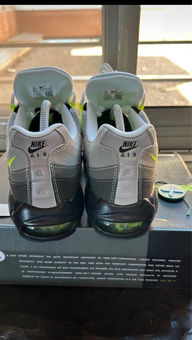 Nike Air Max 95 Gris y Verde