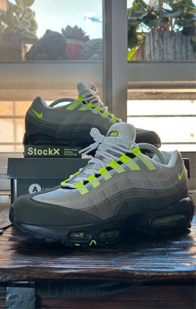 Nike Air Max 95 Gris y Verde