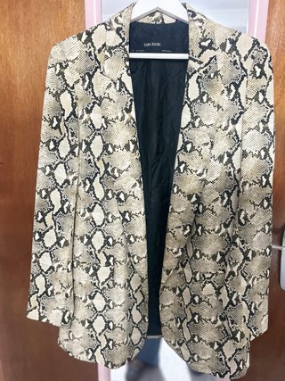 Blazer Zara efecto piel serpiente Talla M