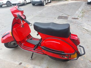 Vespa 200 Iris Roja Reformada