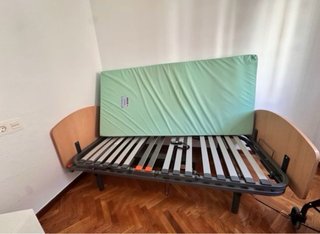 Cama articulada hospitalaria