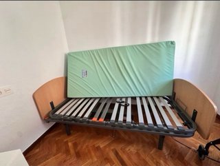Cama articulada hospitalaria