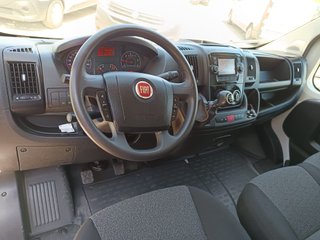 FIAT Ducato 2.3 CHASIS CAJA CERRADA CON TRAMPILLA