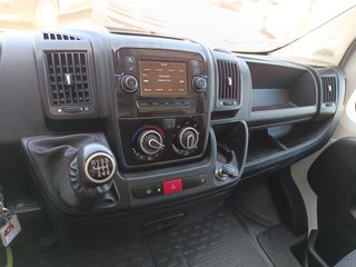FIAT Ducato 2.3 CHASIS CAJA CERRADA CON TRAMPILLA