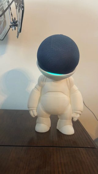 Base soporte Amazon Echo Dot, forma Robot Marvin