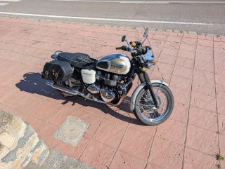Triumph Bonneville T100 Beige/Blanco