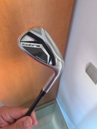 Hierros Cobra Aerojet One Length 5-PW Grafito Regu