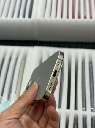 Iphone 16 Pro Max color Beige.