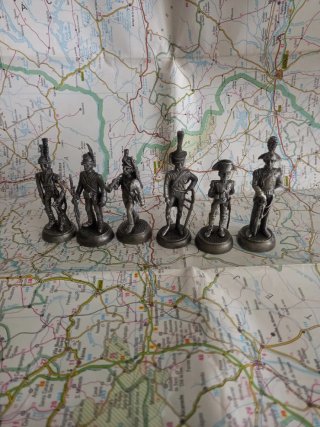 12 Soldadinhos de Chumbo Militares