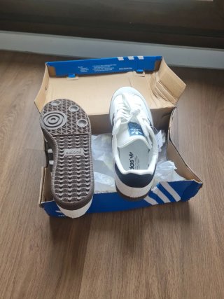 Adidas Samba Blancas y Negras.