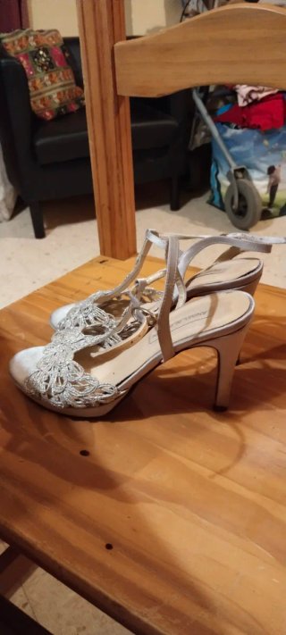 Zapatos de tacón plateados Ángel Alarcón T.37