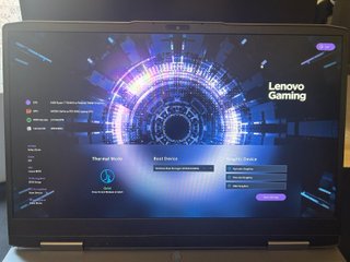 Portátil Lenovo LOQ 15APH8