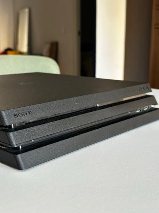 PS4 Pro 1TB + 100 juegos + 2 Mandos + Cables