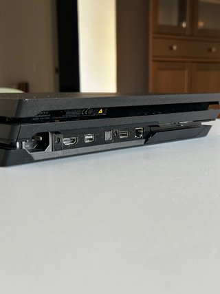 PS4 Pro 1TB + 100 juegos + 2 Mandos + Cables