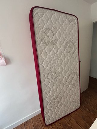 Cama casita infantil + colchón