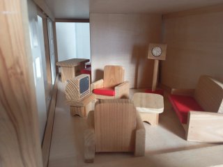 Casita de madera para muñecas 50x46x30 cm.