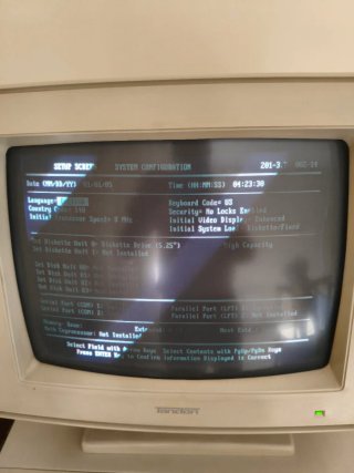 Ordenador Tandon 286 con pantalla y teclado