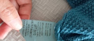Jersey de punto, cuello en pico  Talla Única.