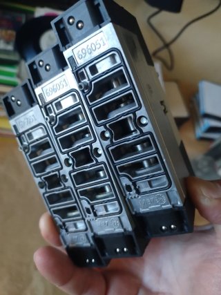 3x Elettrovalvole FESTO 534556 VSVA-B-M52-MH-A1-1R